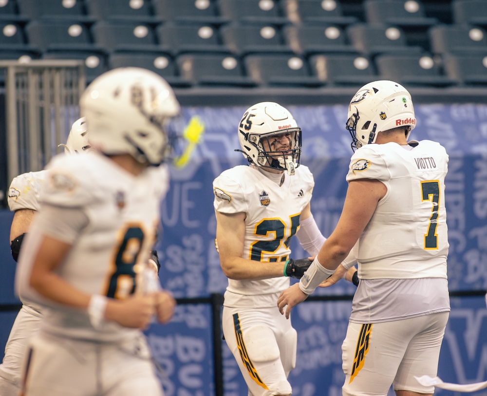 Blueprint for mettle shown on back-to-back snaps last week, now No. 7 UBC hunt fourth straight win at No. 5 Saskatchewan! Alert: Griffiths Stadium dryspell into ninth year for blue-and-gold!